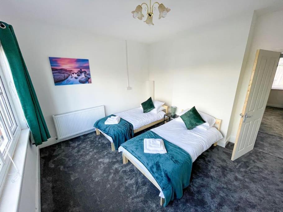 버밍엄 Perfect For Contractors & Families! 7 Beds Free Parking 아파트 외부 사진