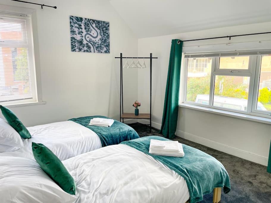 버밍엄 Perfect For Contractors & Families! 7 Beds Free Parking 아파트 외부 사진