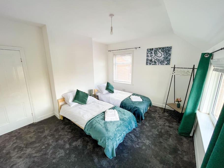 버밍엄 Perfect For Contractors & Families! 7 Beds Free Parking 아파트 외부 사진
