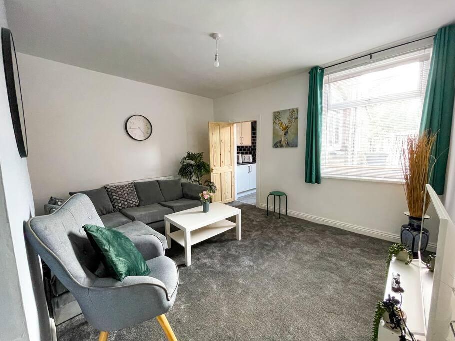 버밍엄 Perfect For Contractors & Families! 7 Beds Free Parking 아파트 외부 사진